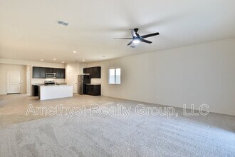 24642 W Flores Dr in Buckeye, AZ - Building Photo - Building Photo