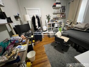 87 Gordon St, Unit 5 in Boston, MA - Foto de edificio - Building Photo