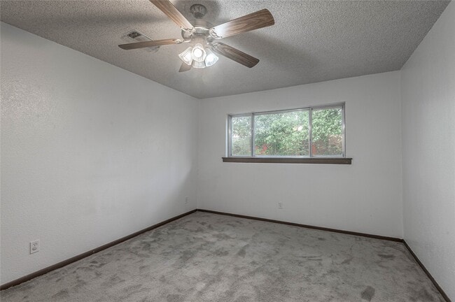 2118 Avenue S in Huntsville, TX - Building Photo - Building Photo