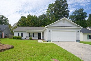 210 Hayden Pl in Jacksonville, NC - Building Photo