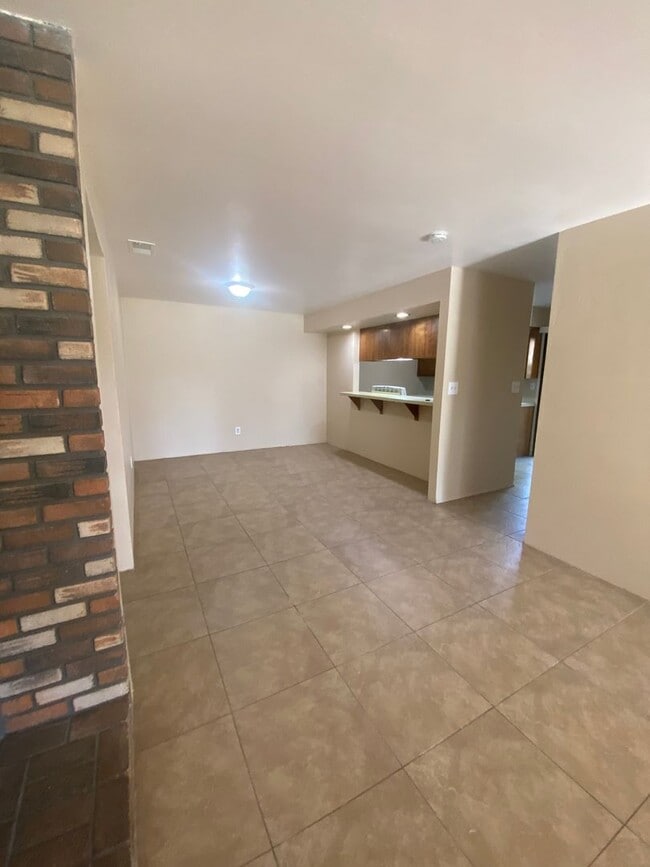 913 Nimrod Ct in Bakersfield, CA - Building Photo - Building Photo