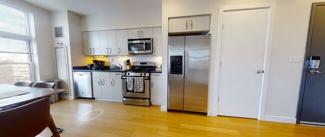 609 Albany St, Unit 601-501 in Boston, MA - Foto de edificio - Building Photo