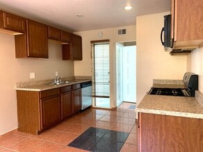 4917 Roja Dr in Oceanside, CA - Building Photo - Building Photo
