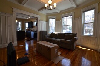 3 Glenley Ter, Unit 2 in Boston, MA - Foto de edificio - Building Photo
