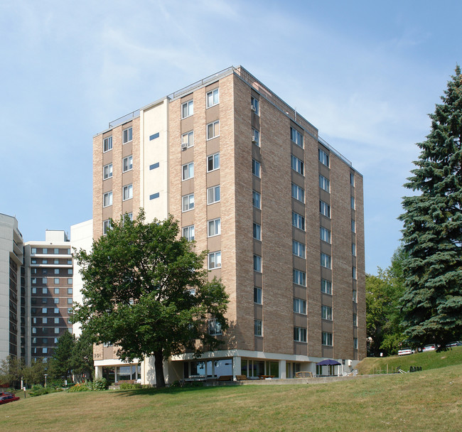 Grandview Manor in Duluth, MN - Foto de edificio - Building Photo