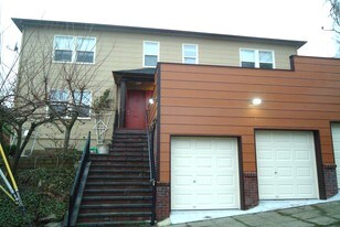 159 10th Ave in Seattle, WA - Building Photo