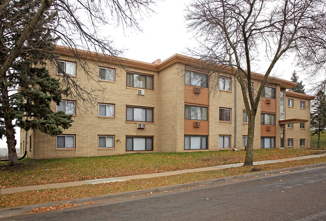 English Manor in St. Paul, MN - Building Photo