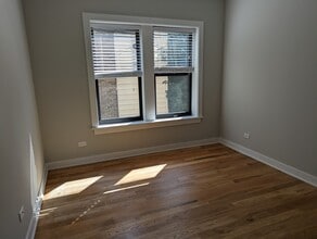 2203 W Eastwood Ave, Unit #2205-1W in Chicago, IL - Foto de edificio - Building Photo