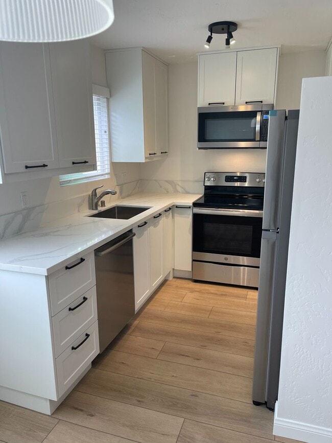 2238 Manchester Ave in Encinitas, CA - Building Photo - Building Photo