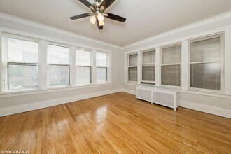 6815 S Crandon Ave in Chicago, IL - Building Photo - Building Photo