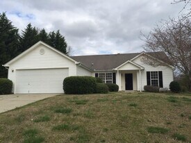 1140 Katie Lynne Ln in Dacula, GA - Building Photo
