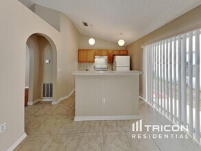 13714 Gentle Woods Ave in Riverview, FL - Building Photo - Building Photo