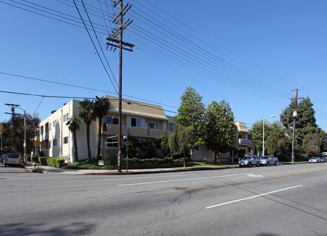 Beverly Hills Apartments in Encino, CA - Building Photo - Building Photo