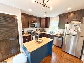 27 Phoenix Ave in Morristown, NJ - Foto de edificio - Building Photo