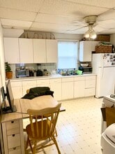 160 Otis St, Unit 1 in Cambridge, MA - Foto de edificio - Building Photo