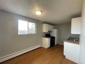 1676 Hanover St, Unit 304 in Aurora, CO - Foto de edificio - Building Photo