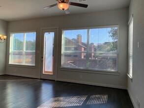 7914 Roanoke Run in San Antonio, TX - Building Photo - Building Photo