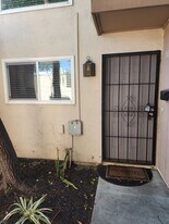 13514 Village Dr in Cerritos, CA - Building Photo