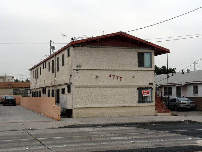 4777 W 120th St in Hawthorne, CA - Foto de edificio - Building Photo