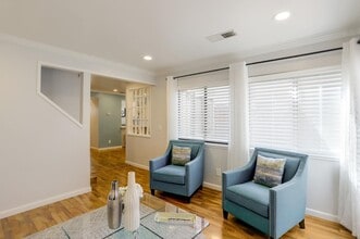 545 Cassatt Way in San Jose, CA - Building Photo - Building Photo