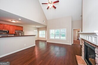 23 Bedford Park Dr in Newnan, GA - Building Photo - Building Photo