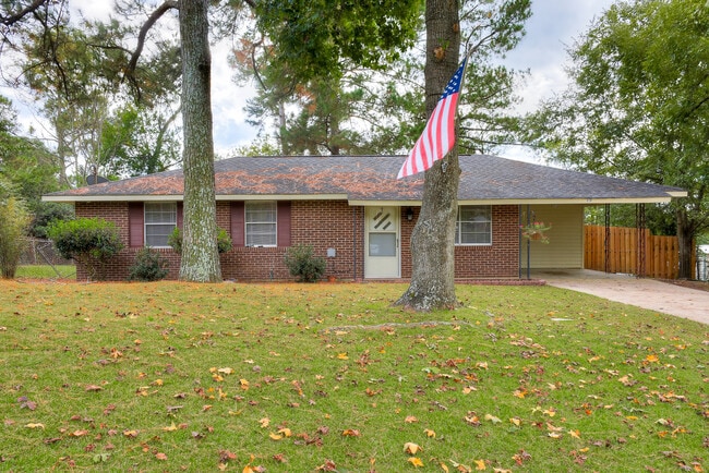 property at 318 Edgewood Ct