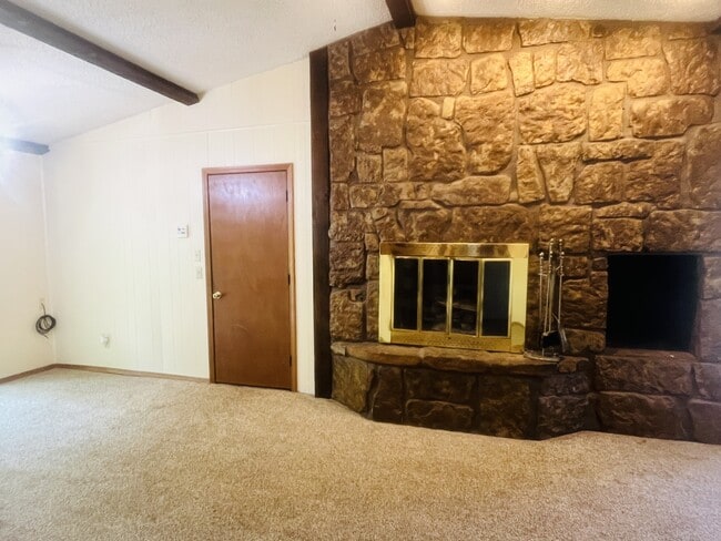 property at 641 Hunters Hill Rd
