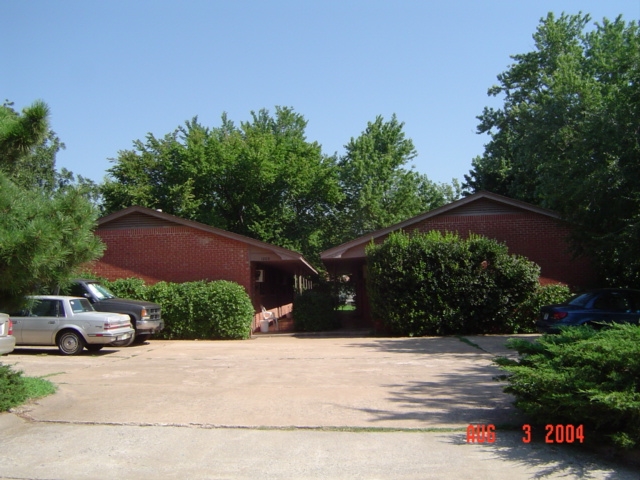 1005 E Thatcher St in Edmond, OK - Building Photo