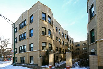 7434 N Hermitage Ave in Chicago, IL - Foto de edificio - Building Photo