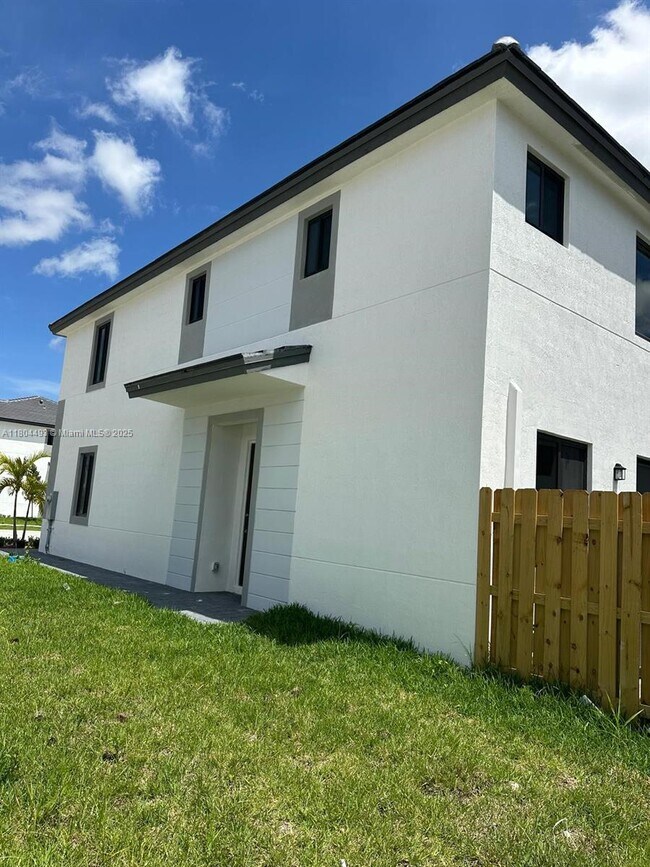 34430-34430 SW 190th Ave in Homestead, FL - Building Photo - Building Photo