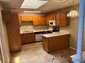 6412 Brookcrest Dr in Arlington, TX - Building Photo - Building Photo