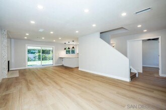 5318 Vickie Dr in San Diego, CA - Building Photo - Building Photo