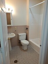 3229 7th Ave, Unit 2 Second Floor Apartment in Troy, NY - Foto de edificio - Building Photo