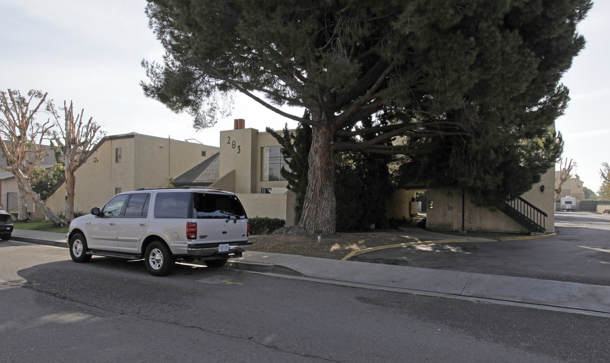 Loft Apartments in Costa Mesa, CA - Building Photo