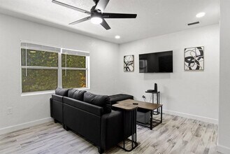 1422 Dauphin Ln in Orlando, FL - Building Photo - Building Photo