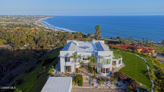 31505 Pacific Coast Hwy in Malibu, CA - Foto de edificio - Building Photo