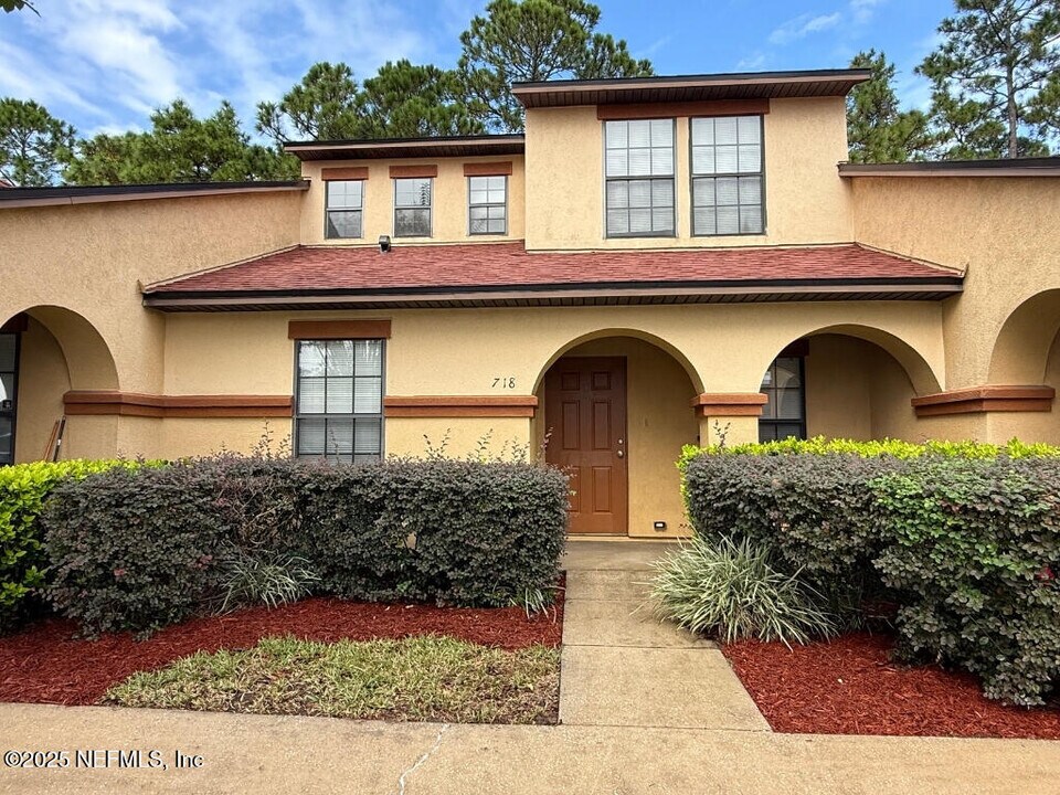 718 Ginger Mill Dr in Jacksonville, FL - Building Photo