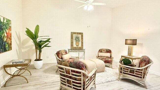 2861 Livingston Ln in West Palm Beach, FL - Foto de edificio - Building Photo