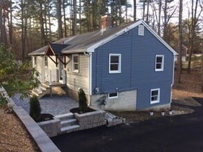 348 Pleasant St in Dunstable, MA - Building Photo - Building Photo