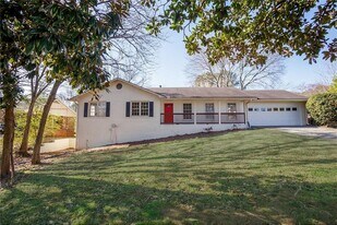 410 Milton Ave in Alpharetta, GA - Building Photo