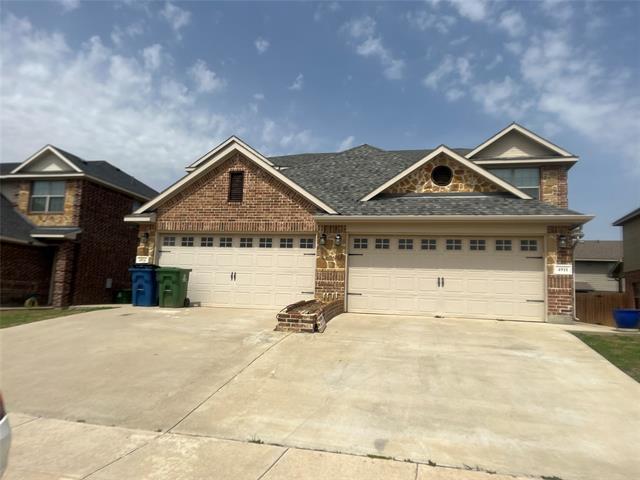 property at 4918 Villas Dr
