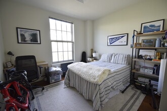 45 1st Ave, Unit 302 in Boston, MA - Foto de edificio - Building Photo