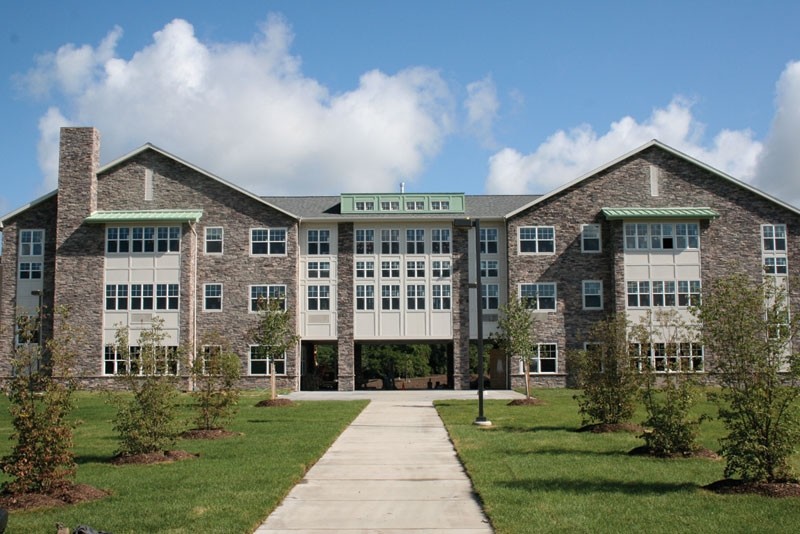 Village College Suites at NCCC in Sanborn, NY - Foto de edificio