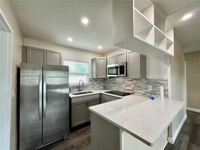 928 58th Ave N in St. Petersburg, FL - Building Photo - Building Photo
