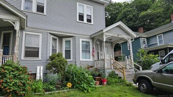 28 Prospect St in Vernon, CT - Building Photo