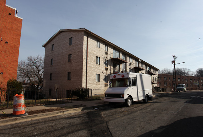 1650-1656 W St SE in Washington, DC - Foto de edificio - Building Photo