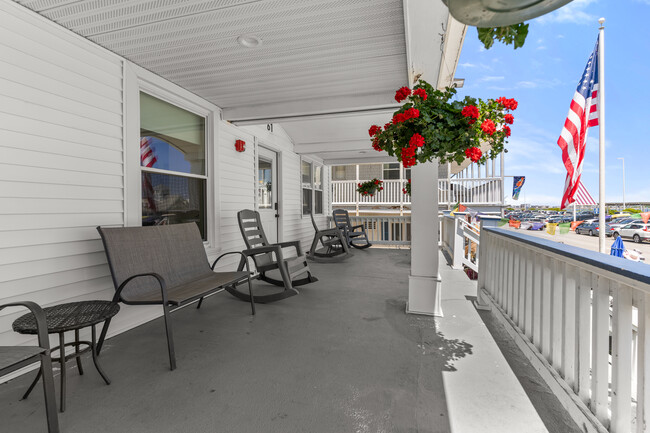 Americana at the Beach in Hampton, NH - Foto de edificio - Building Photo