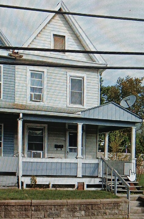 441 W 4th St in Lewistown, PA - Building Photo