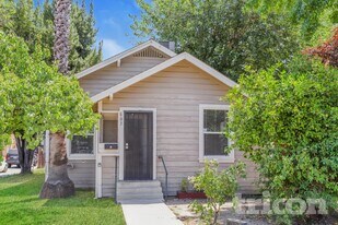 803 Chestnut St in Yuba City, CA - Building Photo