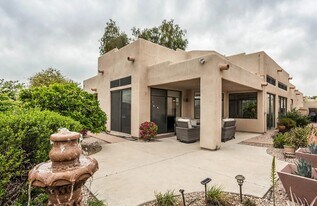 8331 E Cactus Wren Rd in Scottsdale, AZ - Building Photo